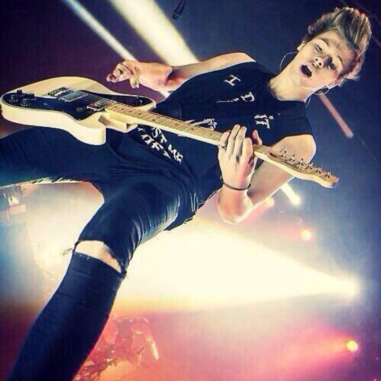 RockMeOneSmiler's profile picture. One direction | Miley Cyrus | Pretty little liars