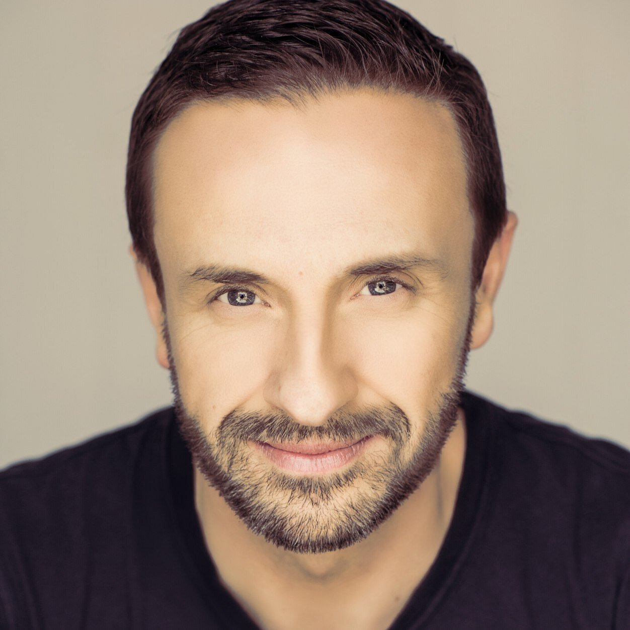 Actor/Director/Writer. Lover of Tin Robots. Artistic Director and Co-CEO, Sydney Theatre Company