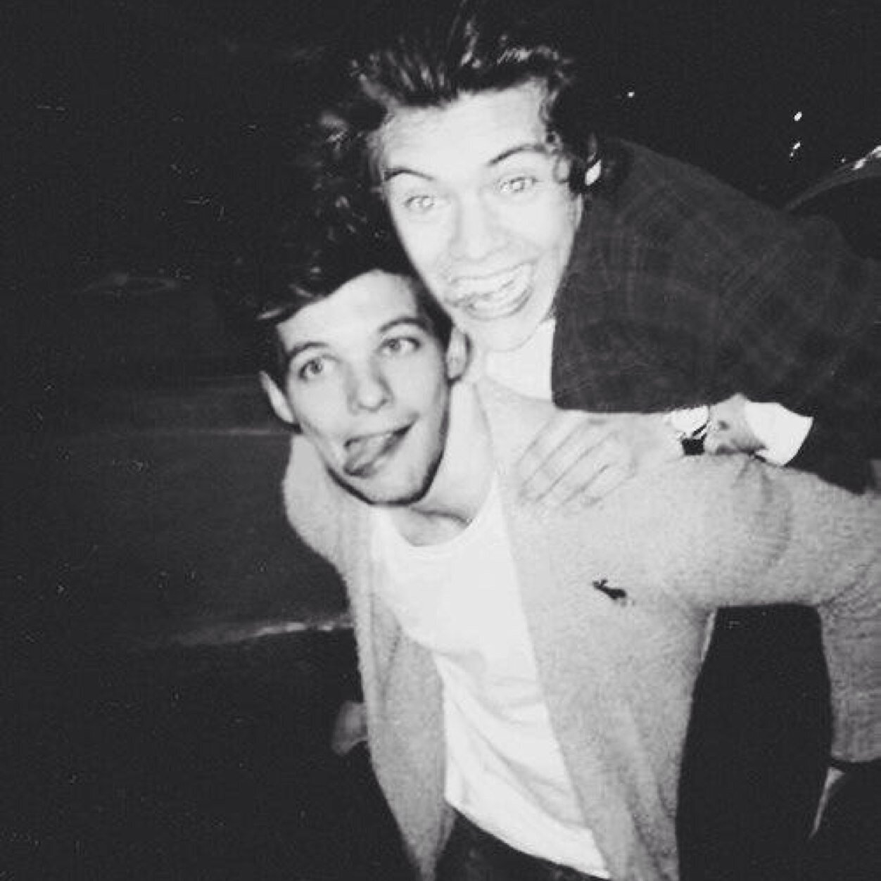 We Are A Secret Cant Be Exposed.... ▀▄▀▄▀▄▀▄▀▄▀▄▀ Louis Tops ▀▄▀▄▀▄▀▄▀▄▀▄▀