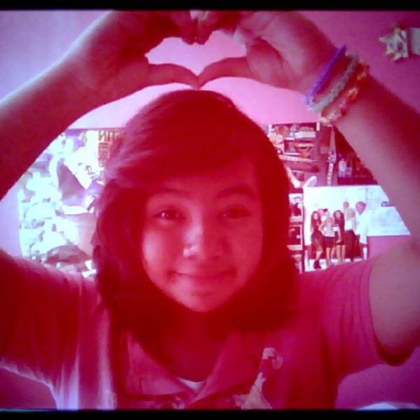 Follow me and Follow back I AM BELIEBER