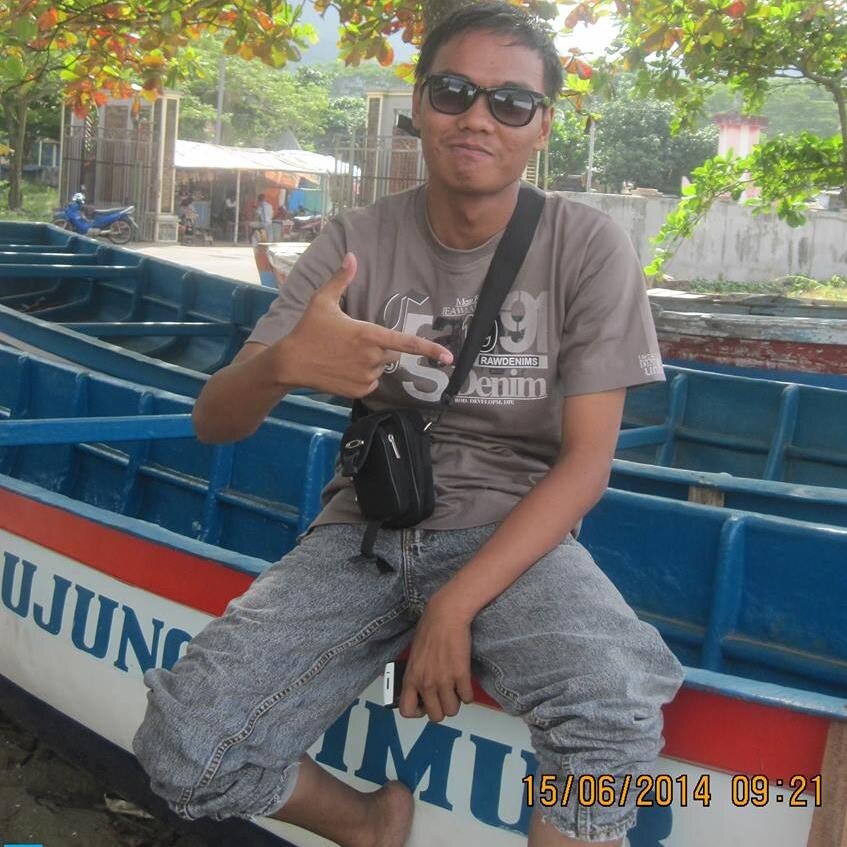 Ketua Pimpinan Umum @DetektifRemaja ☆ SMA PGRI 2 JOMBANG ☆ Saya Pelopor Keselamatan Berlalu Lintas ☆ Alumni SMP NEGERI 1 DIWEK JOMBANG☆ 》21 Februari 1996《