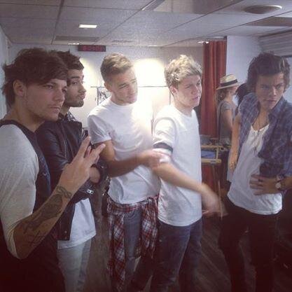 Thanks for the follow!!!! Now you can now spread the 1D infection and share your experiences as a directioner just here!! 3