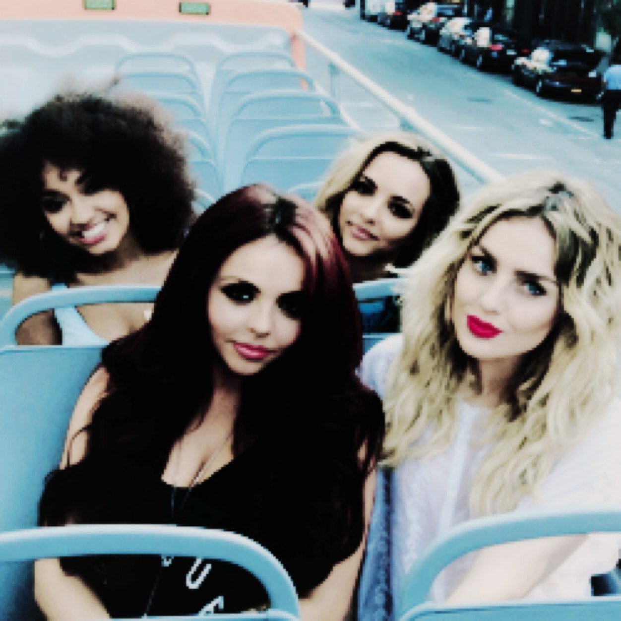 Spanish account to support @littlemix {these wings are made to fly} ~ since 2012 ♡ ☼ owners: María, Irene, Cris, Tori & Julia