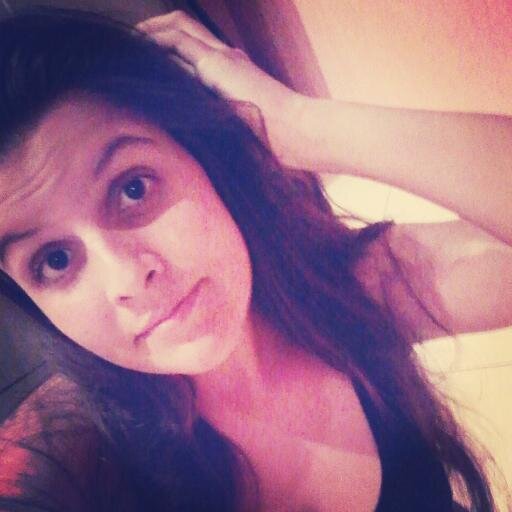 Dener ferrari Garcia   ♥            18.10.2013  Amor sem fim♥

O negocio é arriscar. A gente nunca sabe se vai durar uma semana ou uma vida