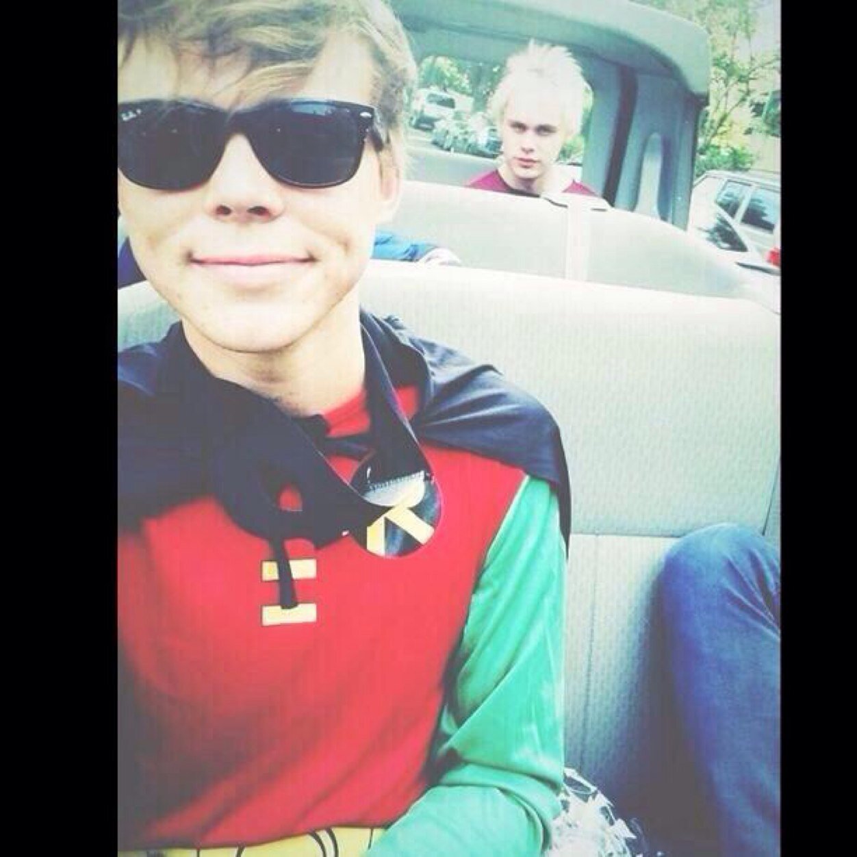 @catalogclifford (i follow back)