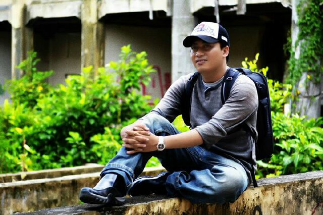 Cakep,Baik Hati,Setia,Tidak Sombong,Rajin Menabung,Sembahyang Dan Suka PhotographY.