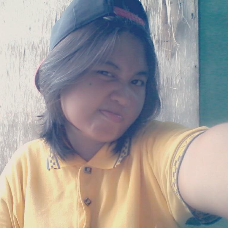 aulya_demonthie's profile picture. capenya jadi orang susah, pengen kaya dulu hidup enak..