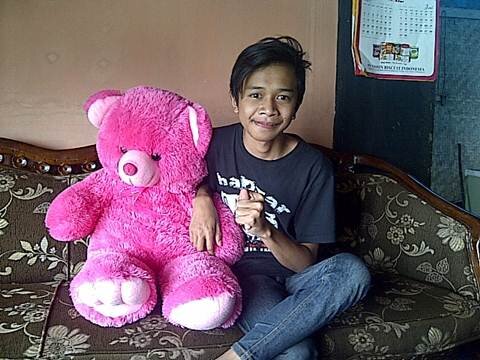 Yuni anggraeni belongs to me :*:*♥♥ only for yu qienuy :*:*♥♥