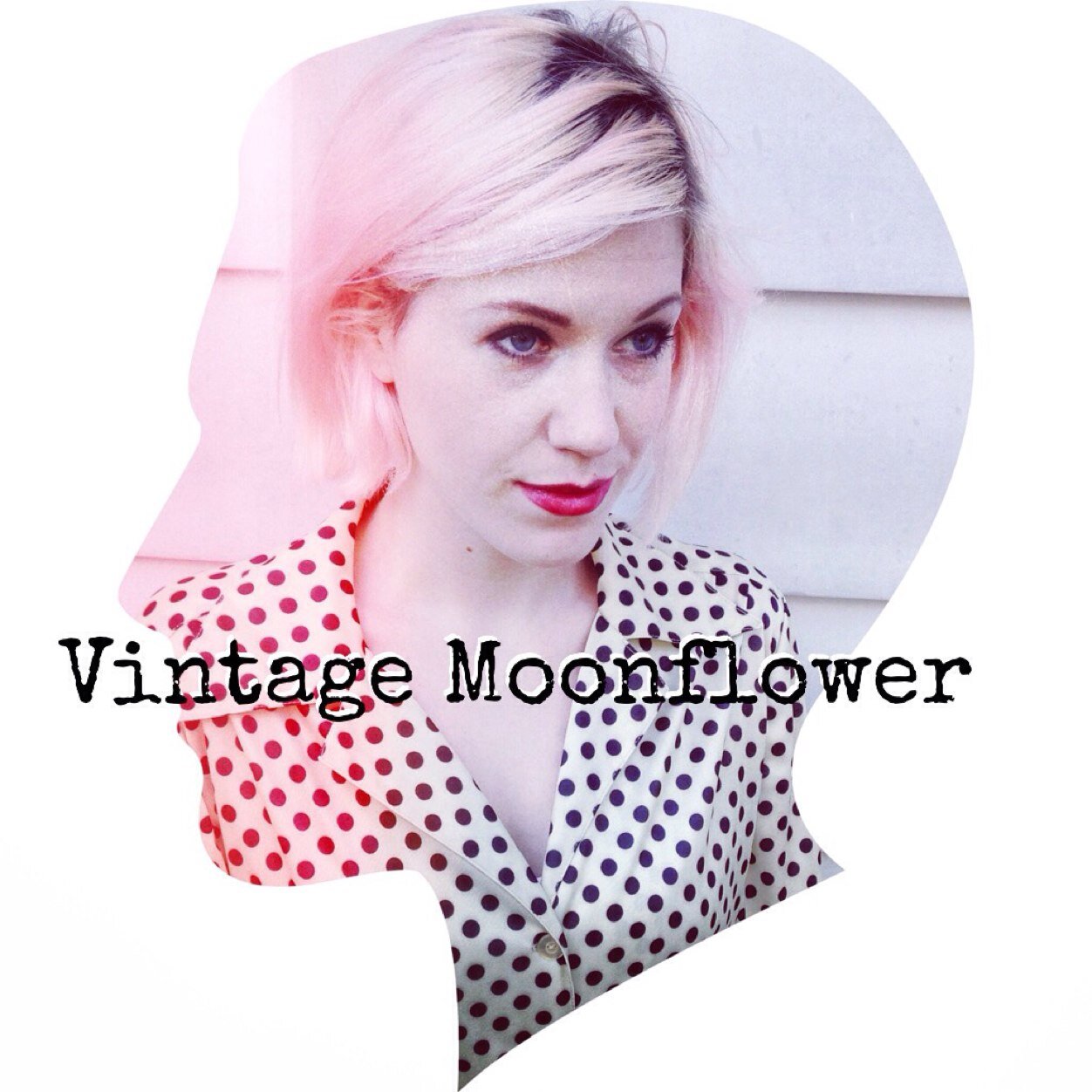 Vintage Moonflower is an East Texas vintage resale boutique that specializes in authentic vintage clothes, accessories, & quirky finds. Owned by @rachaelellis