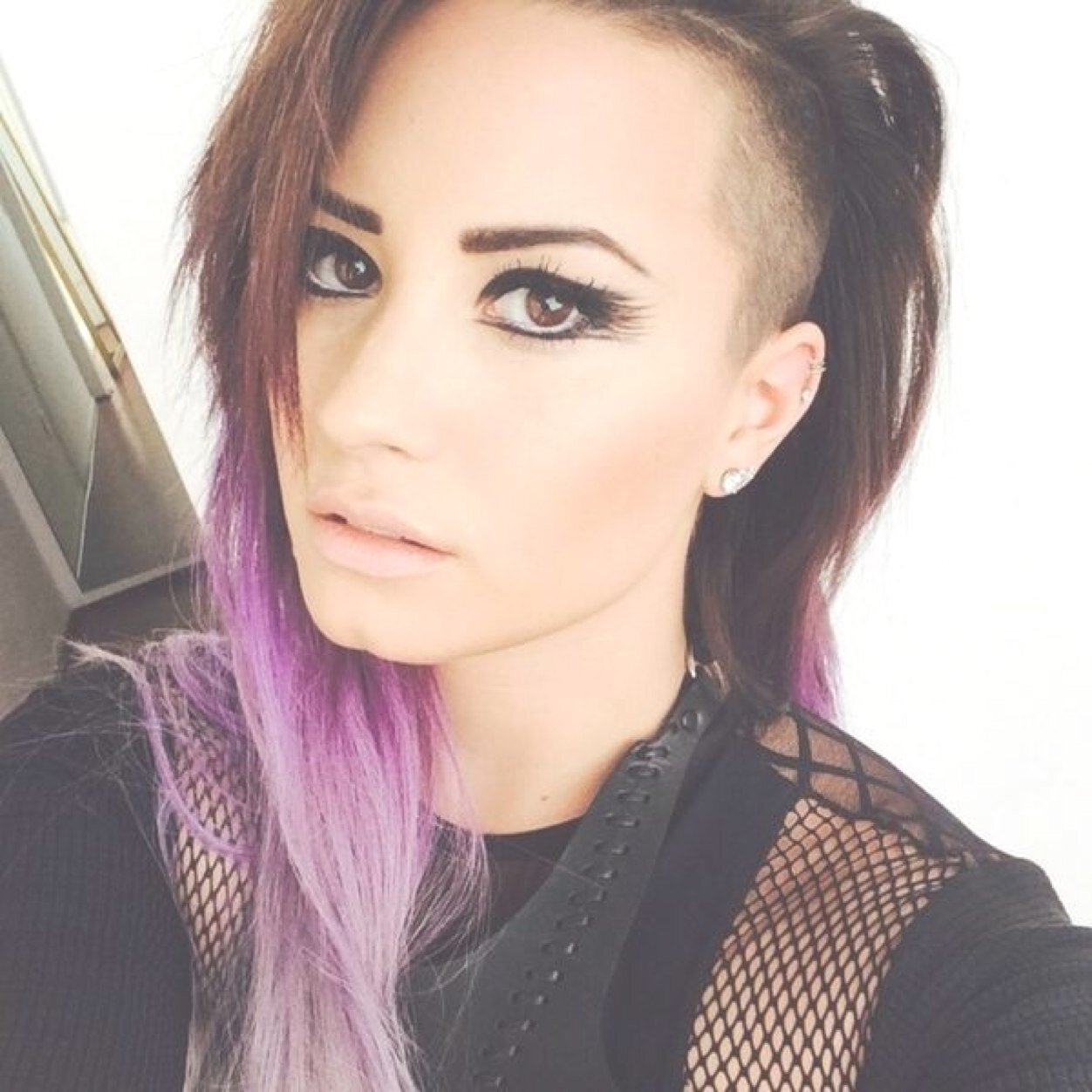 hi babe :) please follow @ihonordemetria ilysm and ur beautiful, ok? thank you!