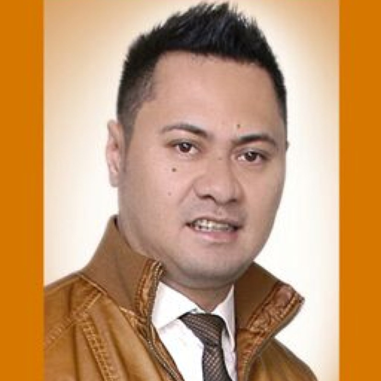 jimmi_sianto's profile picture. Anggota DPRD NTT 2009-2019, founder d & b Enterprise EO, IndoManUtd Seven Futsal Academy