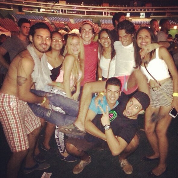 MFernandez06's profile picture. para entender el mundo necesitas empezar desde el fondo. @arlenedesiree ♡