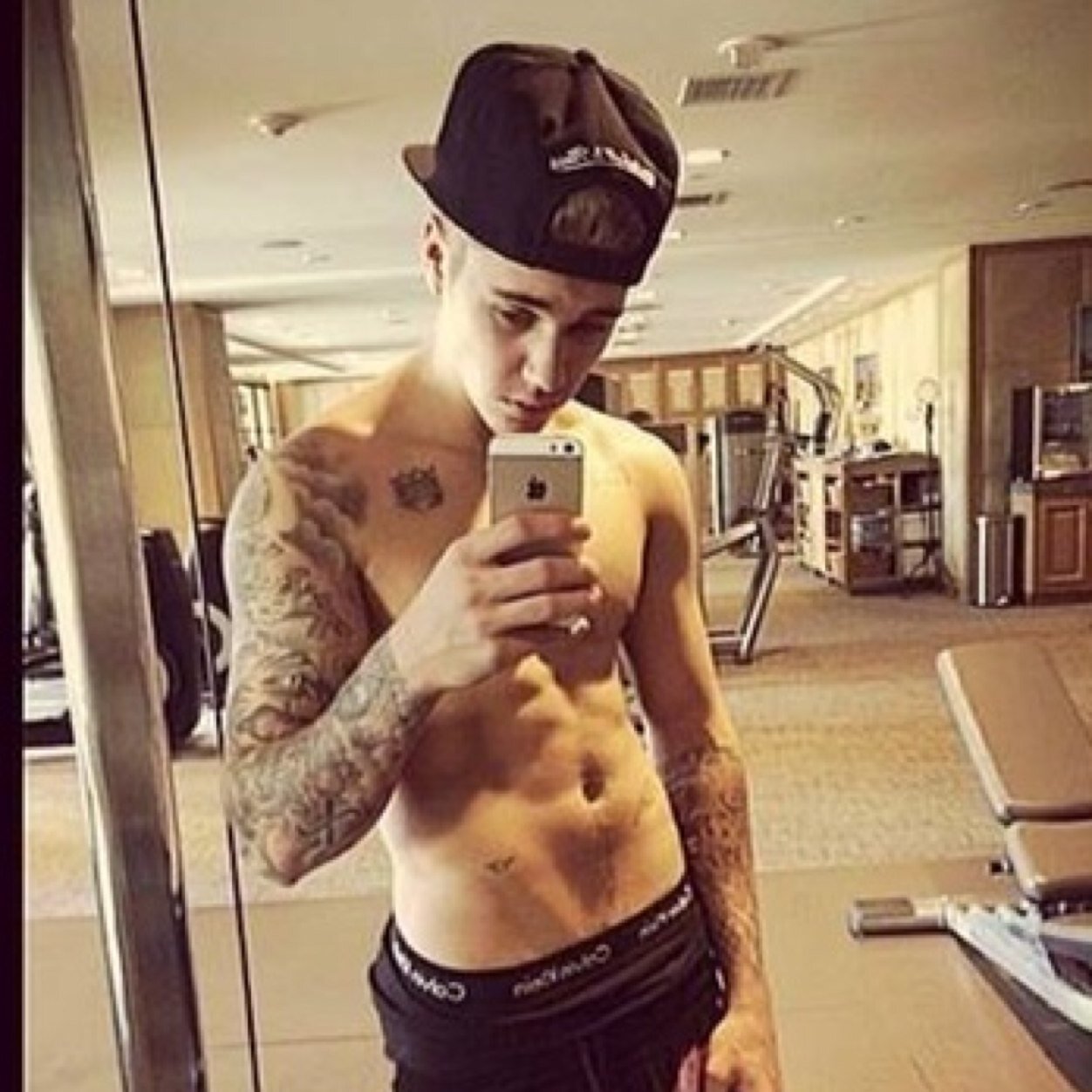 I love austin mahone and i really love justin bieber so much and 5 secouds of summer and @one direction @austinmahone @justinbieber @5secoundsofsummer