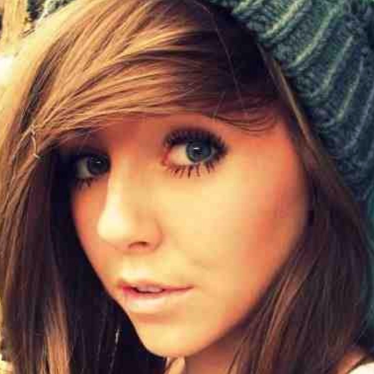 Names Jaylen ;-) Im a MineCraft lover and a lover of Dogs.