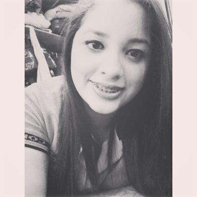 Nadie camina por la vida sin haber pisado en falso, nadie recoge rosas sin sentir sus espinas, nadie siente amor sin probar dolor.