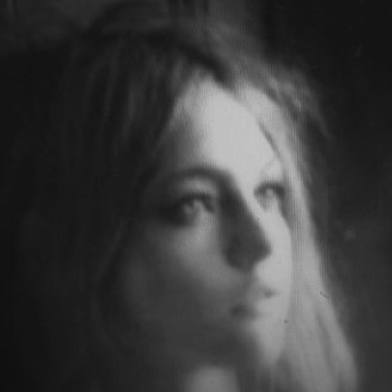 GifsSad's profile picture. 