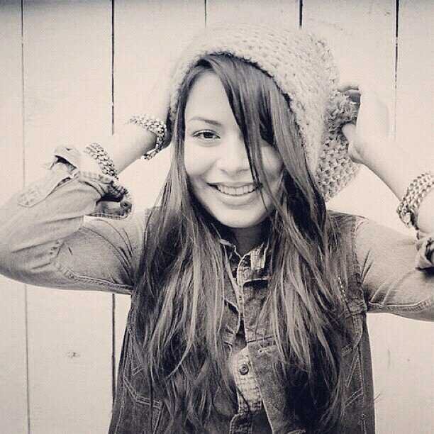 I love  @MirandaCosgrove , Pretty Little Liars and Avril Lavigne