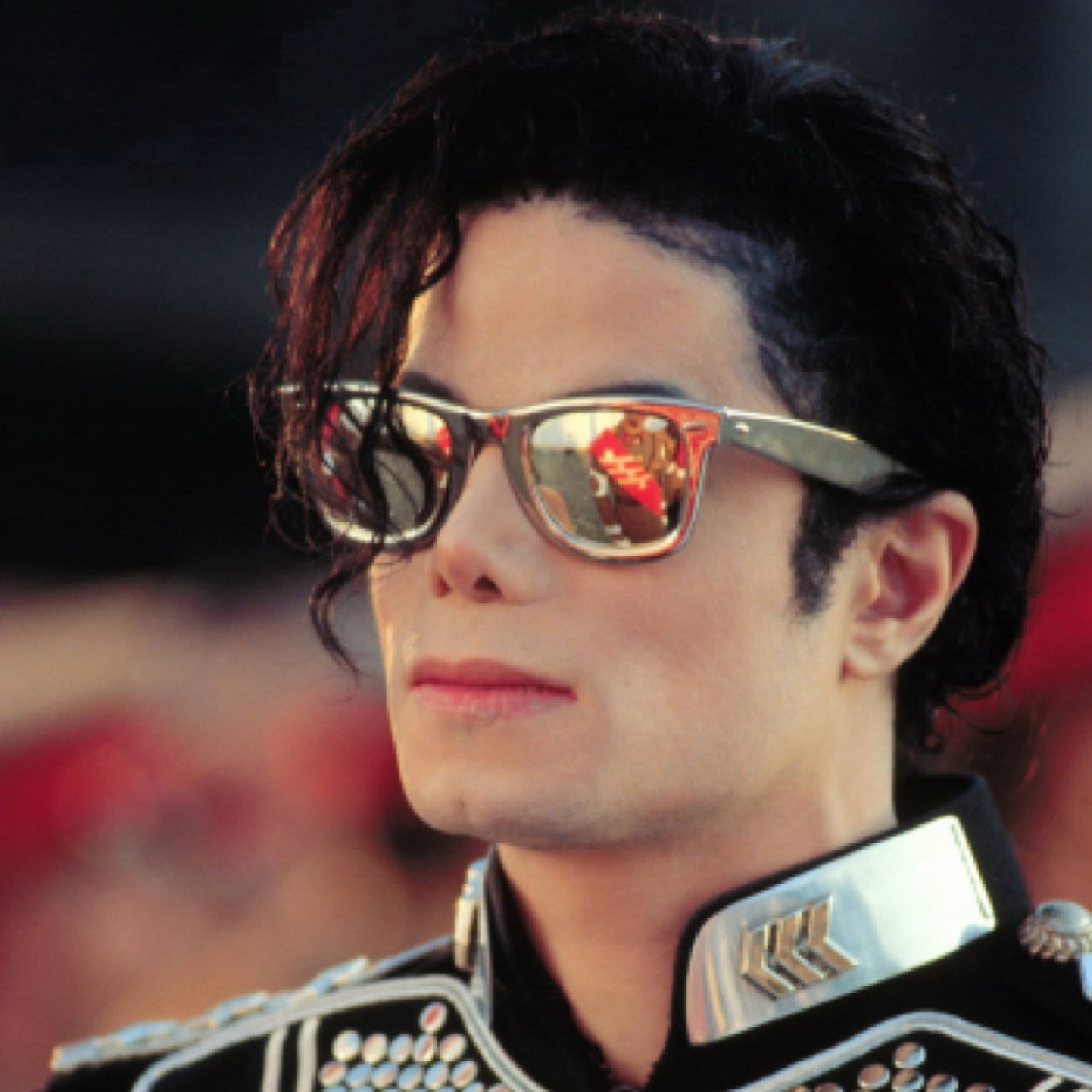 I love Michael Jackson. I never forget him. I LOVE YOU MORE.king of pop forever