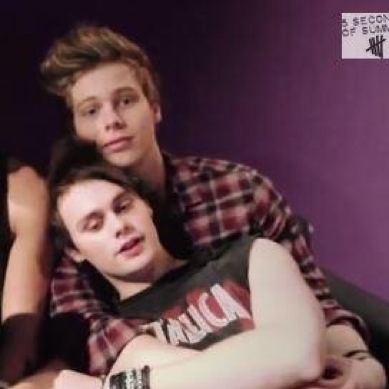 5 Seconds Of Summer & One Direction Follow me and ill follow back