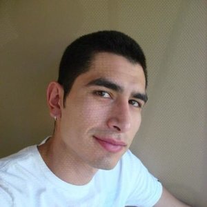 Falcon_Osvaldov's profile picture. Tributo de corazon,  y en busca de la salida del laberinto del sufrimiento…