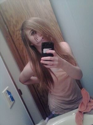 autumnmorris968's profile picture. im single,i love BVB,BOTDF,BMTH,AS,D.R.U.G.S,AA,MCR,FIR,PTV,FOB,SWS and ATL and i love Andy biersack and Ashley purdy,who wouldnt haha