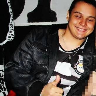 Formado em Webdesign, Redes de Computadores ,Administrador do blog http://t.co/foU6C3vl0M  Pauteiro Tropical FM 107,9