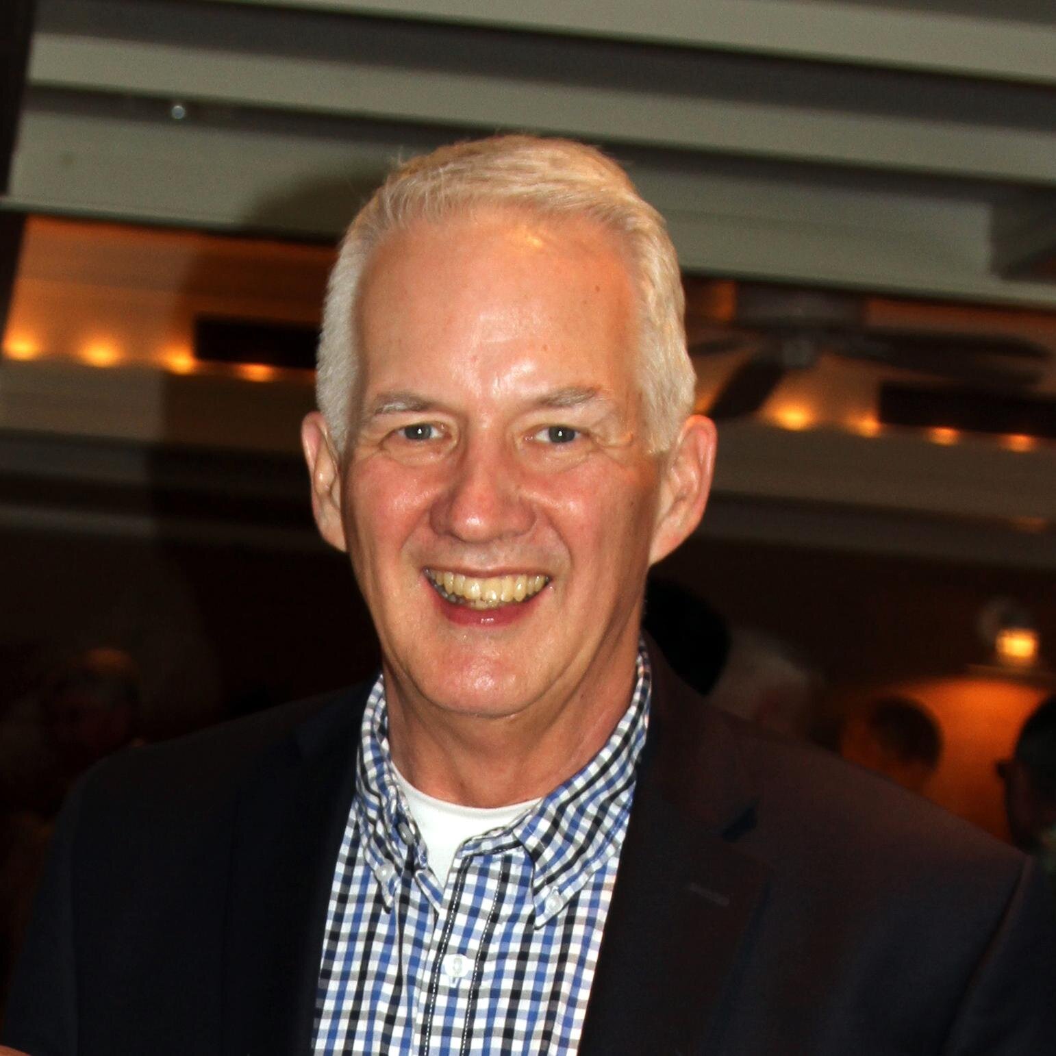 Bill Eadie is a staff theatre reviewer for https://t.co/POYRoqhKis and https://t.co/4xJduJU3Fl; Member, American Theatre Critics Association @Theatre_Critics