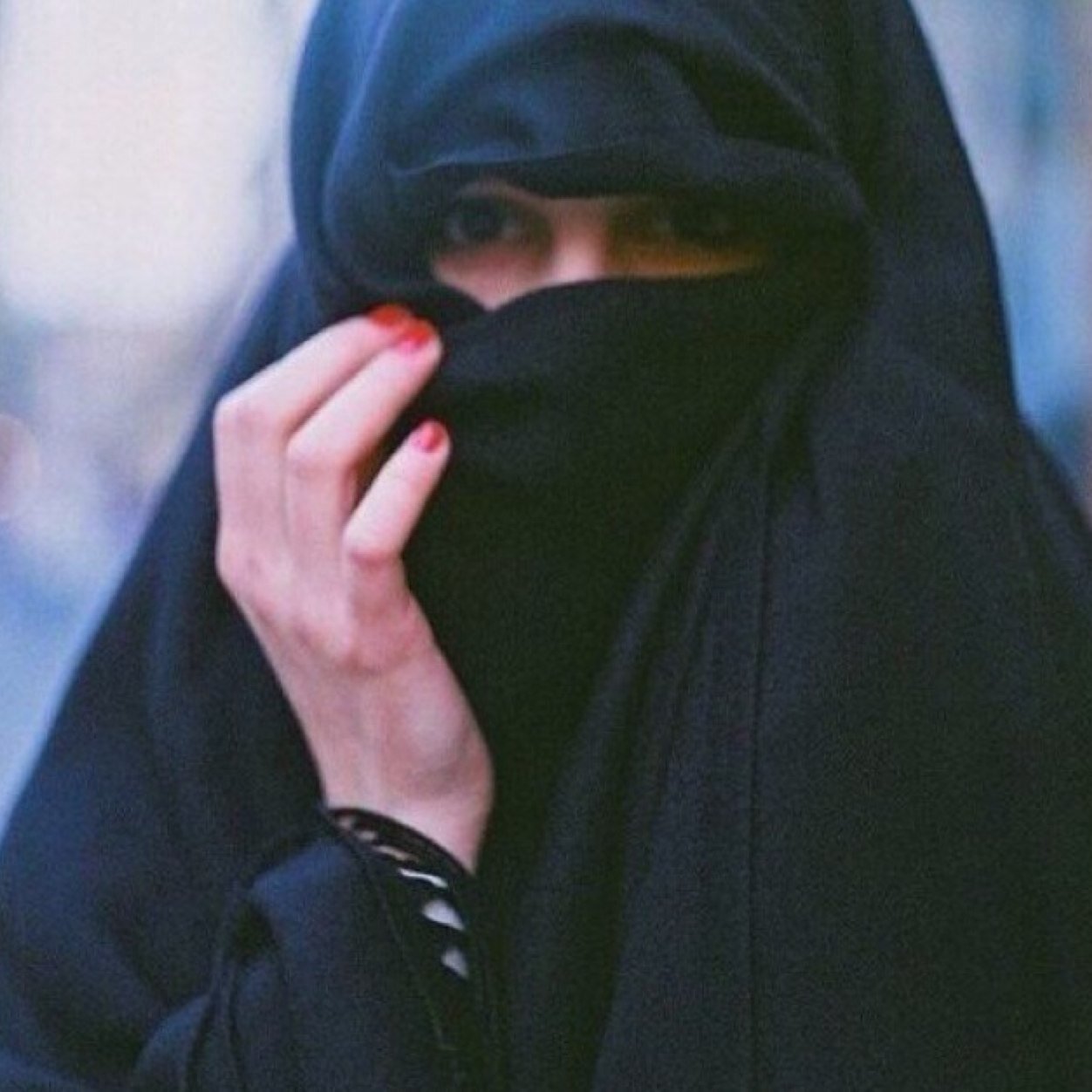 فوُق الترابْ منذّ ؛ 1995 - بعيداً َعن كُل شيءّ ! أريِد الجنـہَ.