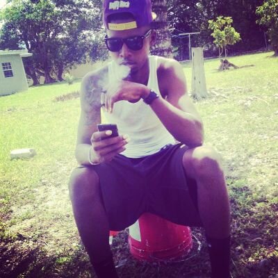 Living life to fullest Y.O.L.O Fuck Wat A Enemy Think #NIKE .Freedom is a must !!!!!!! #Finesser #Stoner #YRN