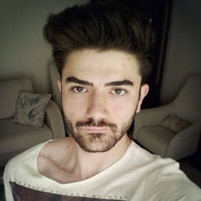 Bence canımızı sıkmaya değer.                       Hayatta her şeyin çaresi yok sonuçta.                          Üzün kendinizi, boşvermeyin.