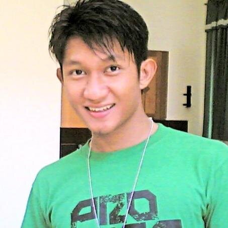 ZackyExtrada's profile picture. i'm foil the badboy