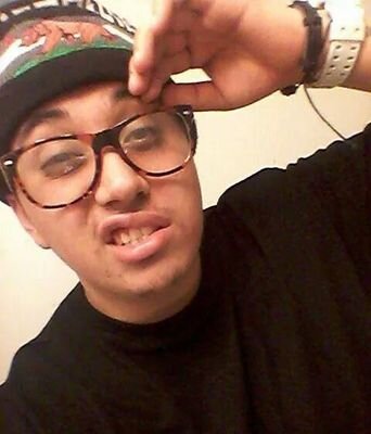 Living Life tommorow is.not guaranteed
follow me
Since 93 OVO Sound Rep