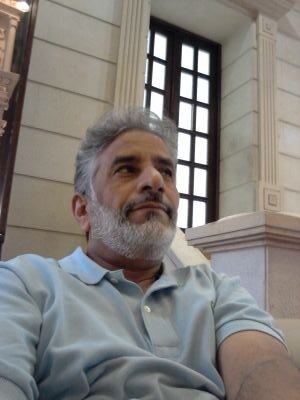أغرَّكَ أنَّ شَيْبَك قد تَراءى.. كَواكبَ في الليالي المظلمات..