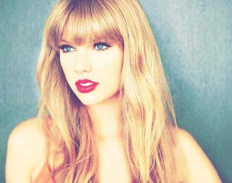 A free follow from @Iggy_Addiction! Would be appreciated if you follow her, she follows back!