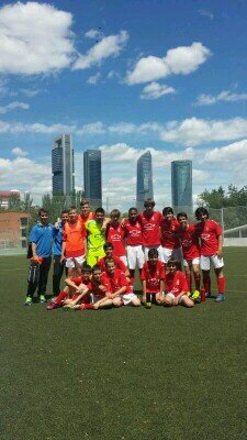 Jugador del cadete D del Alcala con el número 14 y adoro al Madrid