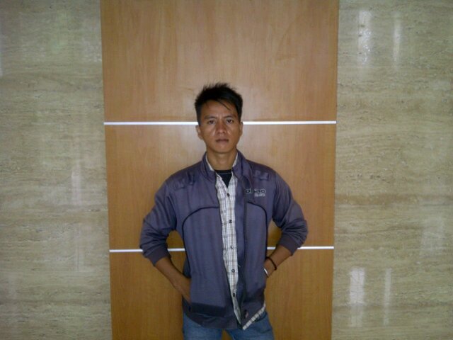 Pengen tau gue lebih dalam ? follow gw terus mention oke :D