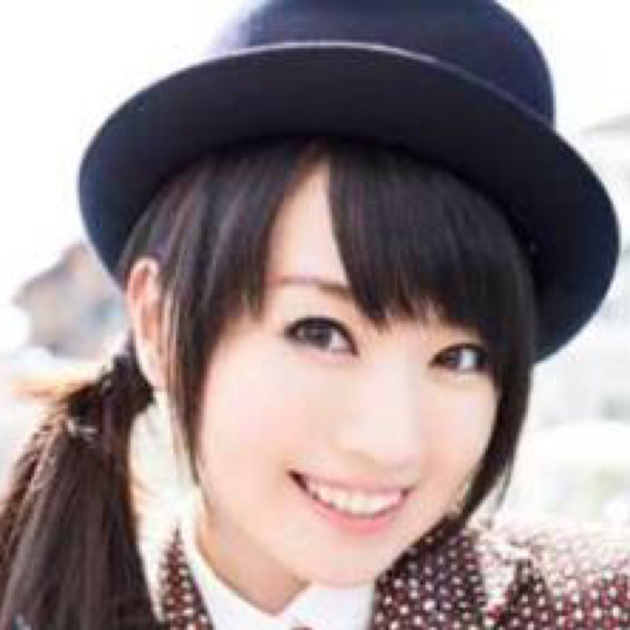 水樹奈々さんがだいすきでぇーす！
LIVEはまだ参戦したことがありませんが…
高校2年です！よかったらフォローしてください( ´ ▽ ` )ﾉ