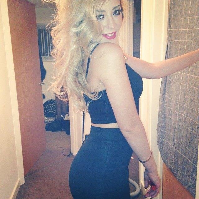An hourglass figure with a 'she squats bro' ass.. whats not to love?