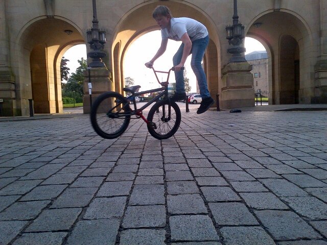 #streamteam.      I love bmxing its life can't beat it  subscribe to my youtube channel not that good but o well. http://t.co/gMuC86xlTm.