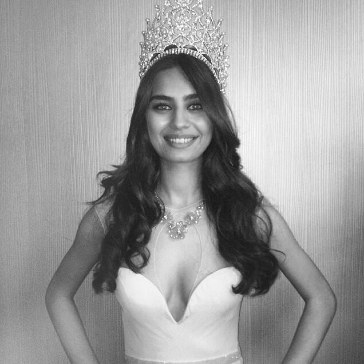 Miss Turkey 2014 1. si ❤ Tek hesabimdir ! Bütün destekçilerime sonsuz teşekkürlerimi sunuyorum ! İyiki varsınız sagolun ☺