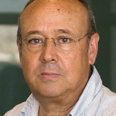 Periodista. Trabajé en La Vanguardia. Y antes, en Tele/eXpres. Profesor en el master de Periodismo BCN-NY (UB-Columbia Univ). 'Ante todo, mucha calma'.