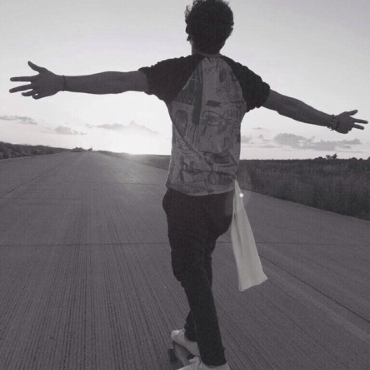 FollowOmfsxmM2C's profile picture. Do me a favor and please follow @Married2caylen & @OmfSxm. It would mean alot