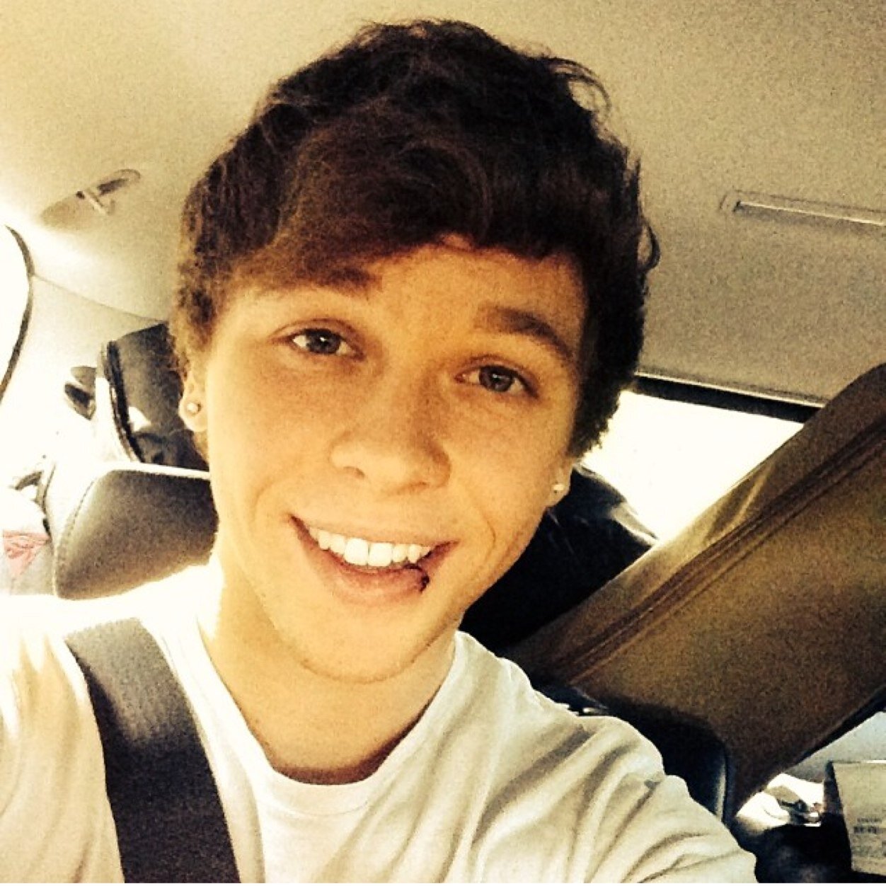 Cuenta dedicada a Keaton Stromberg y Emblem3. Aquí encontrarás toda la información y últimas noticias sobre los chicos. #TeamInspire