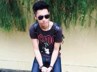 Fans @brandonicholas from Semarang. Love and support him anytime and anywhere. Follow if you brandonator♥ guitarist @LightsOnJKT :)