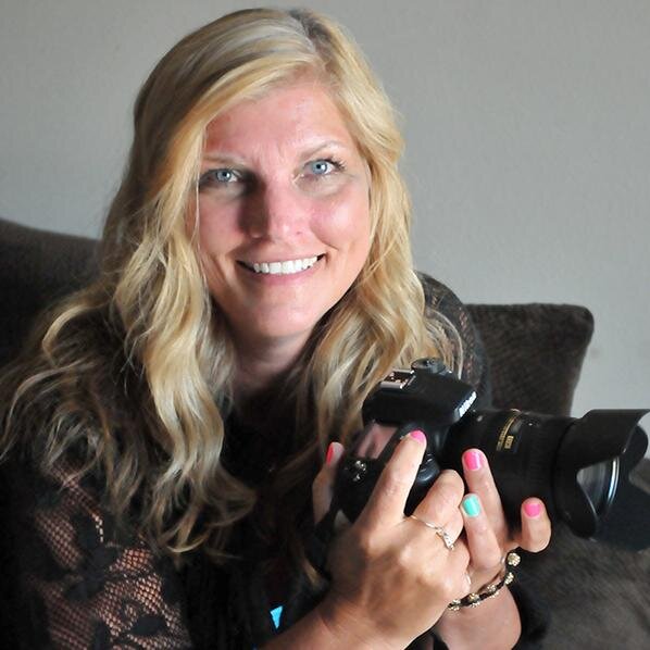 Photographer, portrait artist, wife, mother, sister, daughter, aunt and a friend!