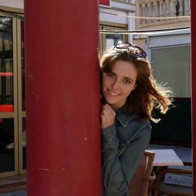 Vint, Mallorquina residint a Barcelona. Estudiant de Traducció i Interpretació a la UAB.