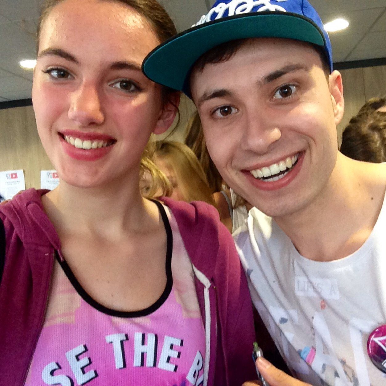 ✨ Rutger tweeted on 27-05-14 16:43 & 30-05-14 10:08 ✨#teamglitters ✨ Rutger is de leukste YouTuber en maakt me elke Fursday aan het lachen ✨ ilysm ✨