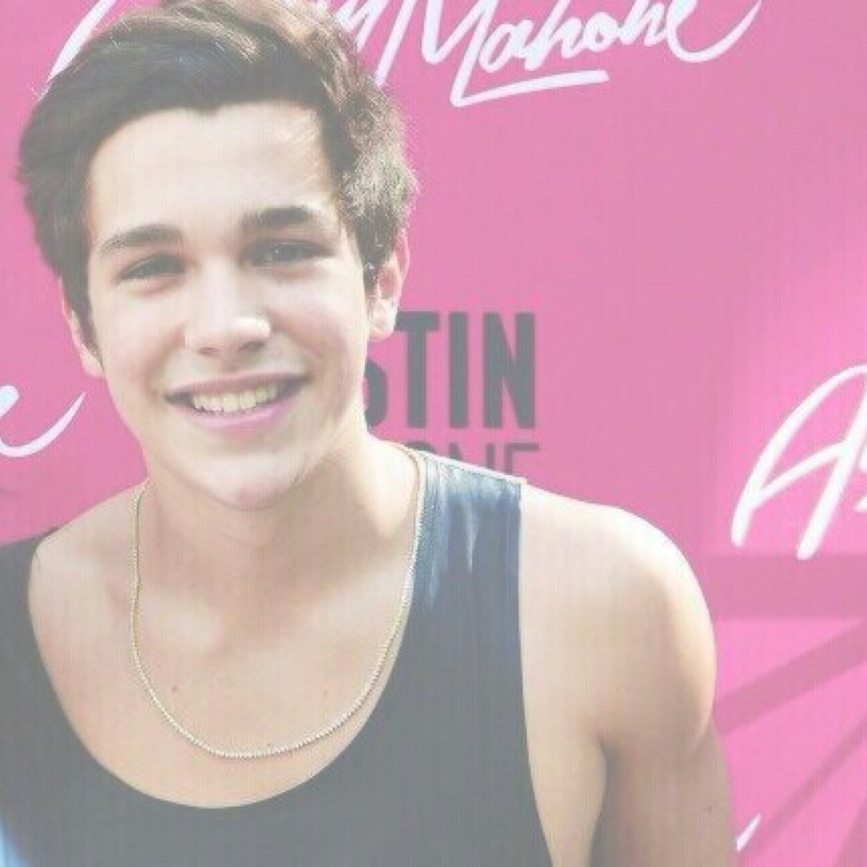 AUSTINS UNDERLIP IS LIFE!!