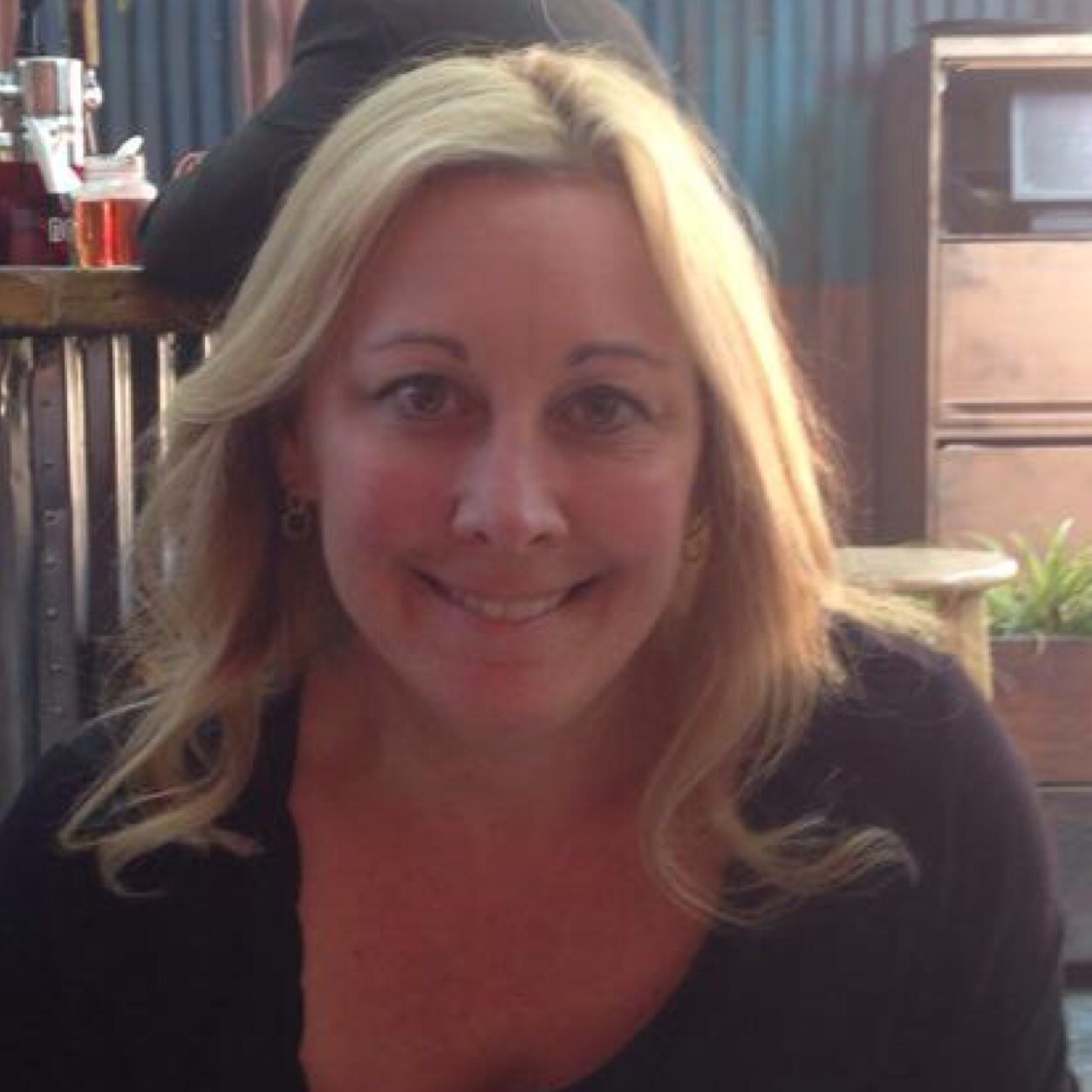 Full-time working mother of two girls, ages 15 & 17, married to a gadget guy, love spending time with my family, vacation, wine, camping, and alone time.