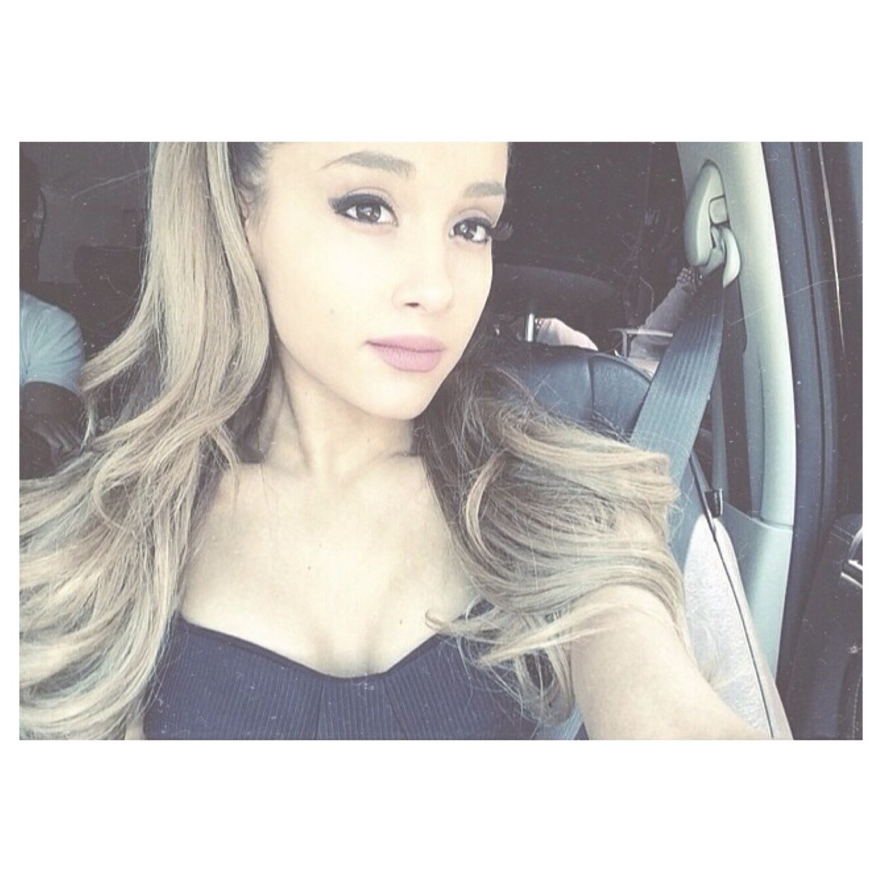 Arigrandefrvr_'s profile picture. ♡ARIANA GRANDE♡ Proud Arianator♡ Ariantor for life∞ @arianagrande